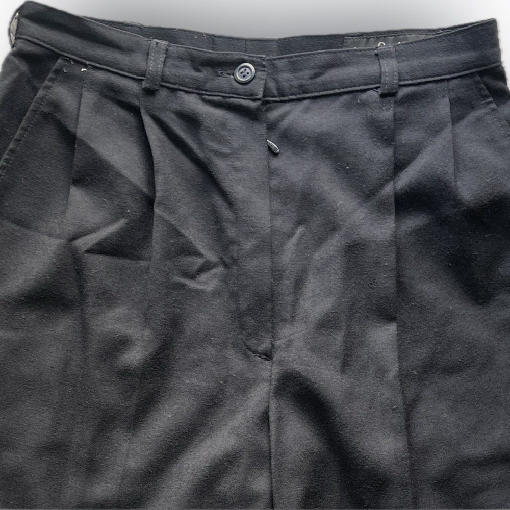 Vintage Wool Petite High Rise Tapered Pleated Preppy Pants in Black